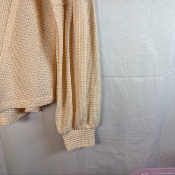Elegant Cream Button Down Waffle Knit Top Size Medium NWOT - Picture 6 of 14